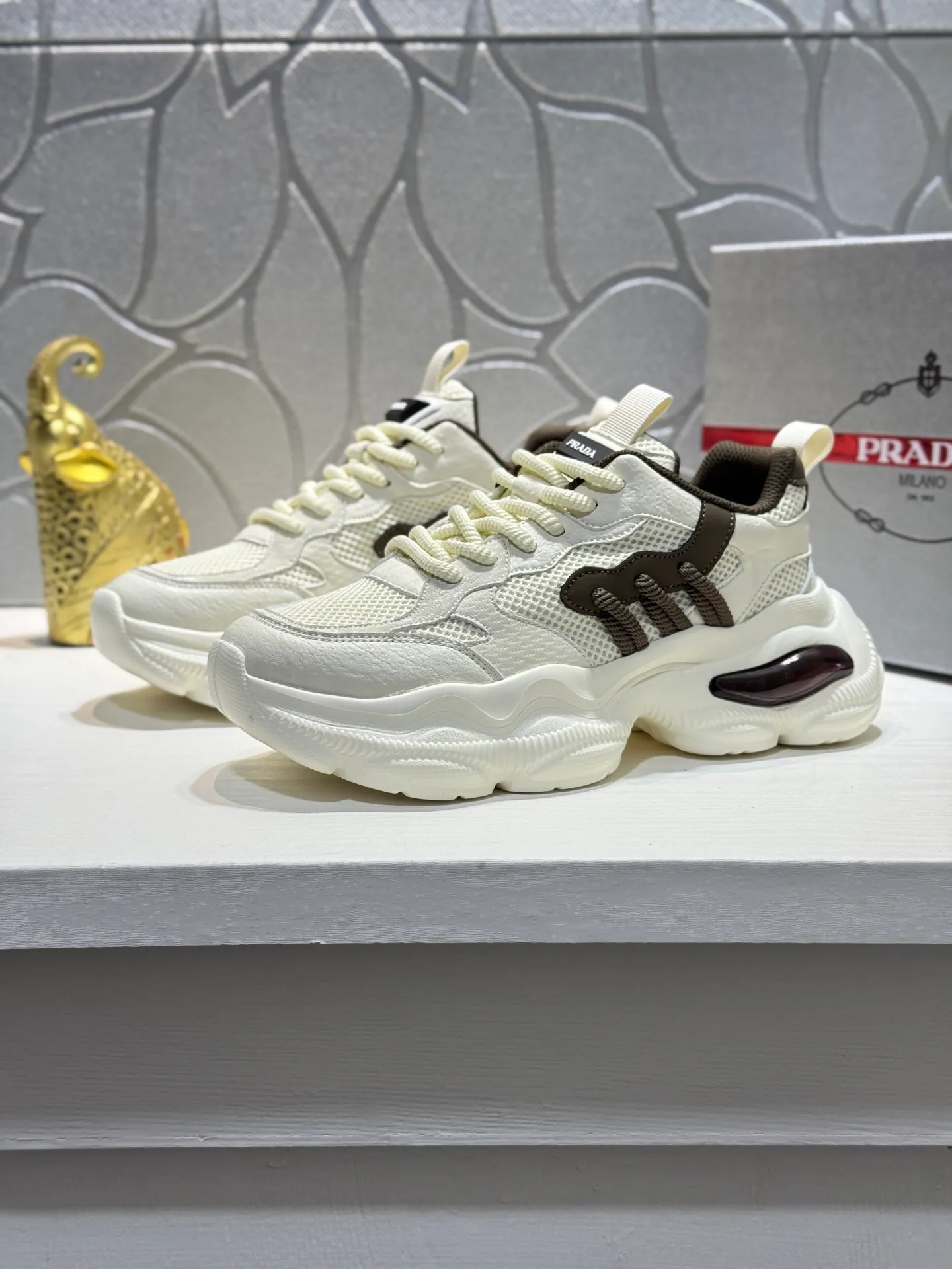 Men's Men's Shoes 💰440 [New Style] 🐬🐬 High-end boutique-Prada/Prada counter latest sports shoes are shipped, you know the leading counter model. Made of selected cowhide stitching fabrics. Lining: Mesh lining. High-end air cushion molded non-slip rubber outsole, exquisite lines, simple and elegant, comfortable and high-end for leisure travel. Size: 38-45<45 customized